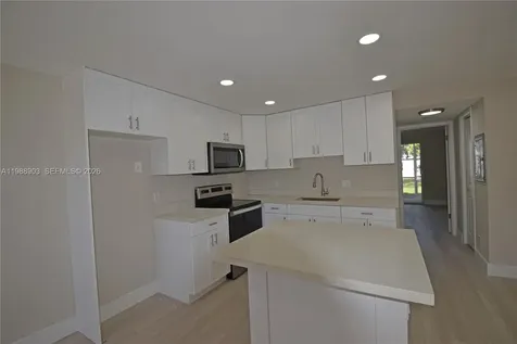 152 Ventnor J Deerfield Beach FL 33442