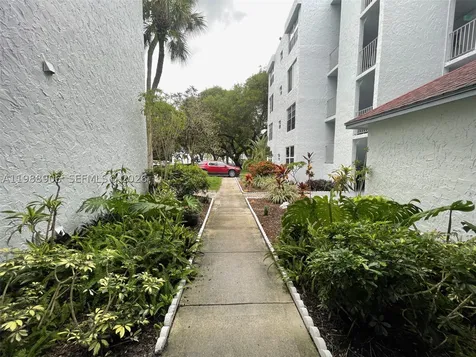 9441 Live Oak Place Davie FL 33324