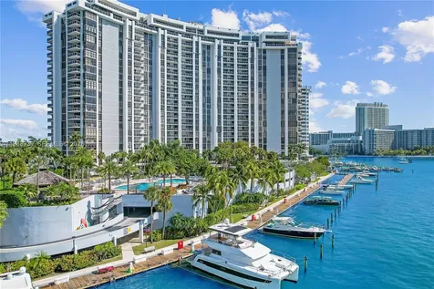9 Island Avenue Miami Beach FL 33139