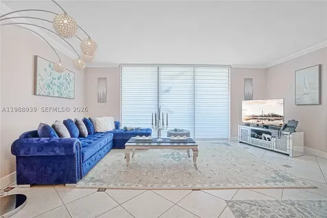 9 Island Avenue Miami Beach FL 33139