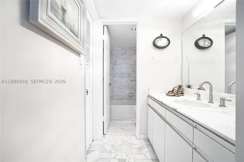 9 Island Avenue Miami Beach FL 33139