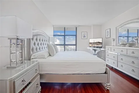 9 Island Avenue Miami Beach FL 33139