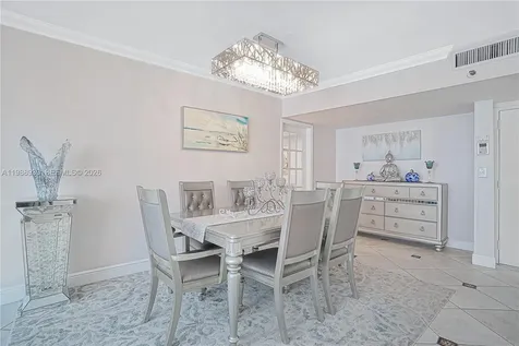 9 Island Avenue Miami Beach FL 33139
