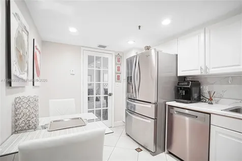 9 Island Avenue Miami Beach FL 33139