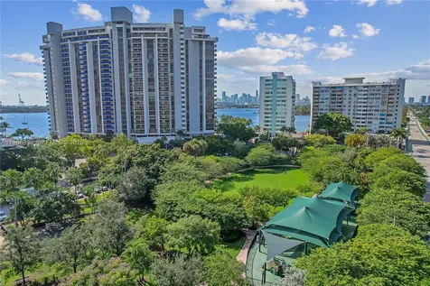 9 Island Avenue Miami Beach FL 33139