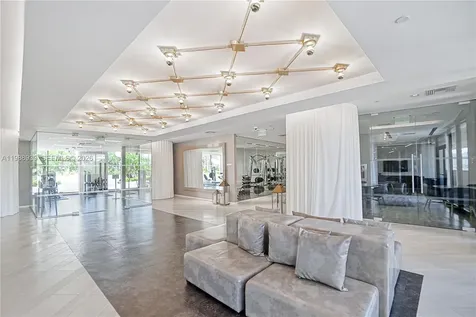 9 Island Avenue Miami Beach FL 33139