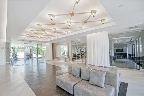 9 Island Avenue Miami Beach FL 33139