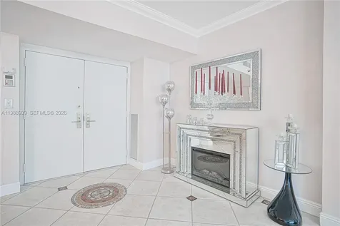 9 Island Avenue Miami Beach FL 33139