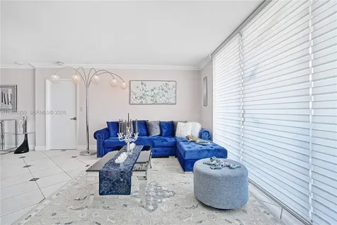 9 Island Avenue Miami Beach FL 33139