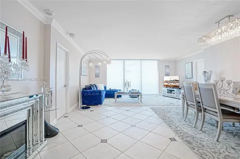 9 Island Avenue Miami Beach FL 33139