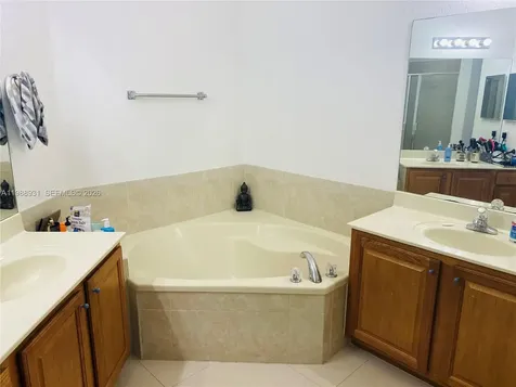 10963 NW 87th Lane Doral FL 33178