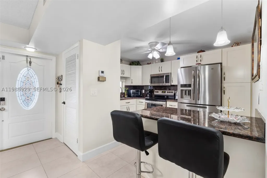 9420 S Hollybrook Lake Drive Pembroke Pines FL 33025