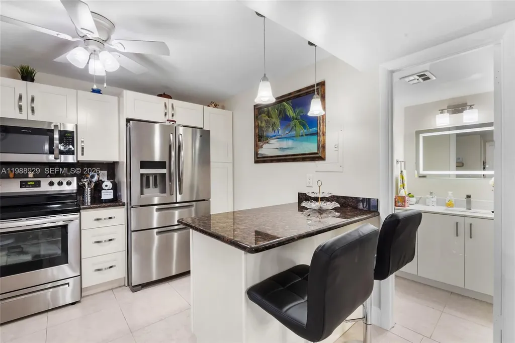 9420 S Hollybrook Lake Drive Pembroke Pines FL 33025