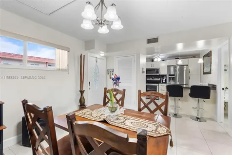 9420 S Hollybrook Lake Drive Pembroke Pines FL 33025