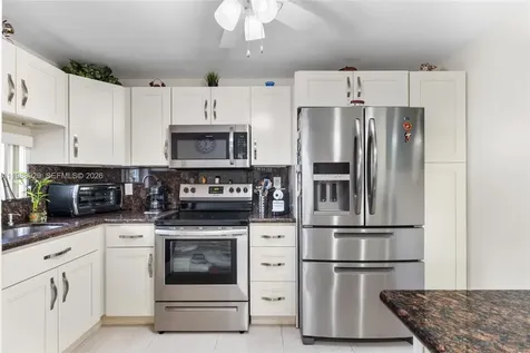 9420 S Hollybrook Lake Drive Pembroke Pines FL 33025