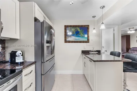9420 S Hollybrook Lake Drive Pembroke Pines FL 33025
