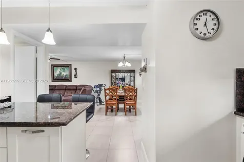 9420 S Hollybrook Lake Drive Pembroke Pines FL 33025