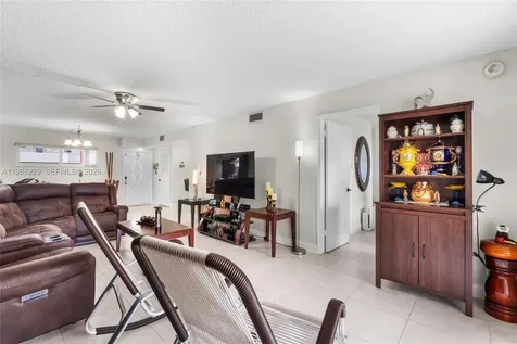 9420 S Hollybrook Lake Drive Pembroke Pines FL 33025