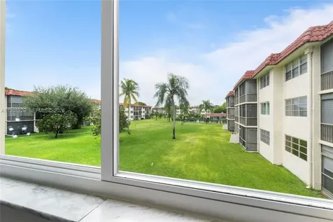9420 S Hollybrook Lake Drive Pembroke Pines FL 33025