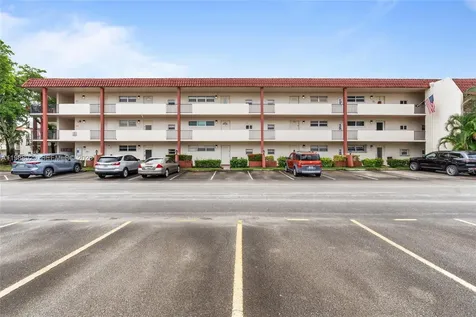 9420 S Hollybrook Lake Drive Pembroke Pines FL 33025