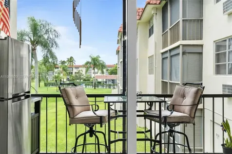 9420 S Hollybrook Lake Drive Pembroke Pines FL 33025