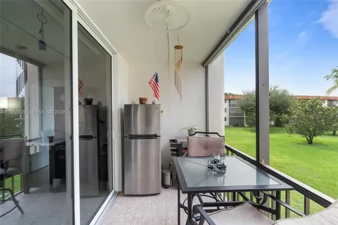 9420 S Hollybrook Lake Drive Pembroke Pines FL 33025
