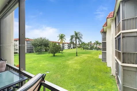 9420 S Hollybrook Lake Drive Pembroke Pines FL 33025