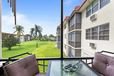 9420 S Hollybrook Lake Drive Pembroke Pines FL 33025