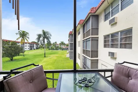 9420 S Hollybrook Lake Drive Pembroke Pines FL 33025