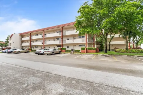 9420 S Hollybrook Lake Drive Pembroke Pines FL 33025