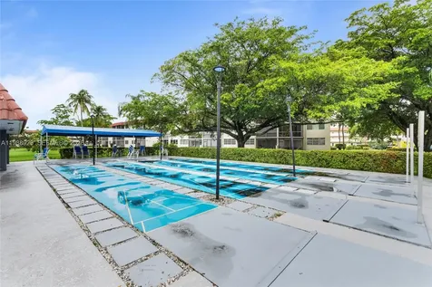 9420 S Hollybrook Lake Drive Pembroke Pines FL 33025