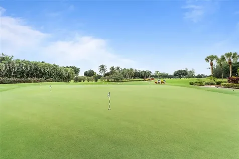 9420 S Hollybrook Lake Drive Pembroke Pines FL 33025