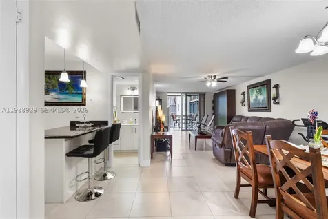9420 S Hollybrook Lake Drive Pembroke Pines FL 33025