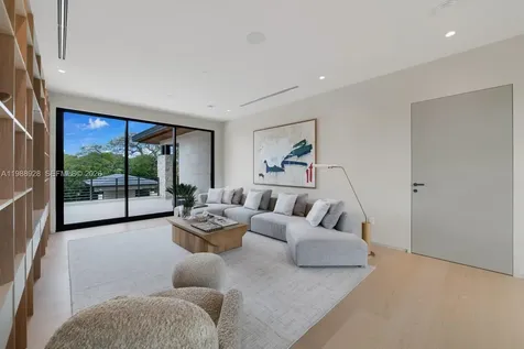 5545 SW 81st Terrace Miami FL 33143