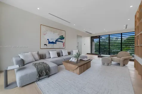 5545 SW 81st Terrace Miami FL 33143