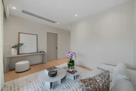 5545 SW 81st Terrace Miami FL 33143