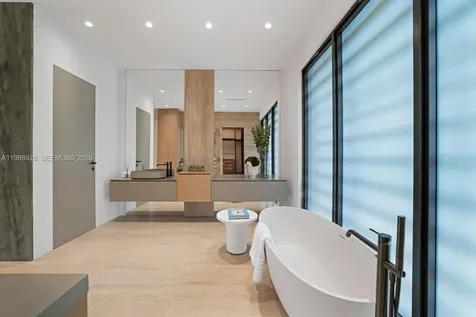 5545 SW 81st Terrace Miami FL 33143