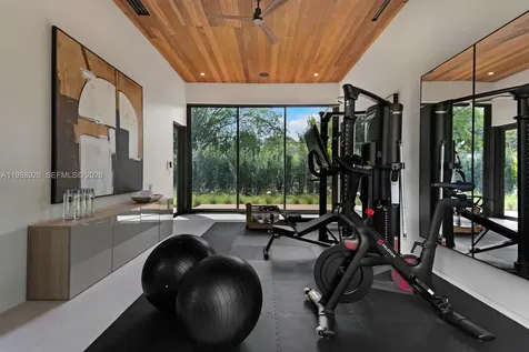 5545 SW 81st Terrace Miami FL 33143