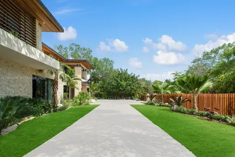 5545 SW 81st Terrace Miami FL 33143