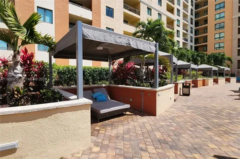 110 N Federal Highway Fort Lauderdale FL 33301