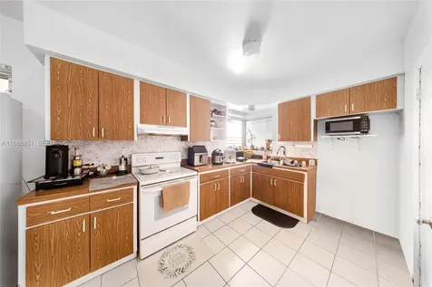 605 NW 34th Avenue Miami FL 33125