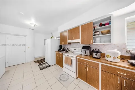 605 NW 34th Avenue Miami FL 33125