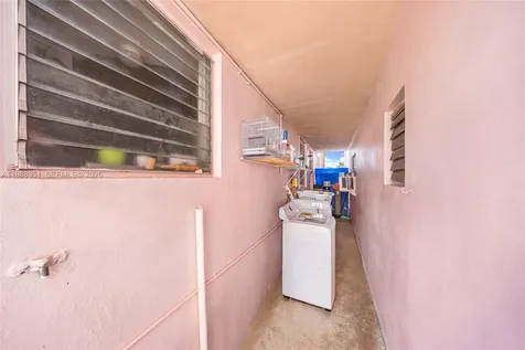 605 NW 34th Avenue Miami FL 33125