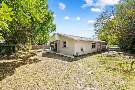 1633 NW 4th Street Boca Raton FL 33486