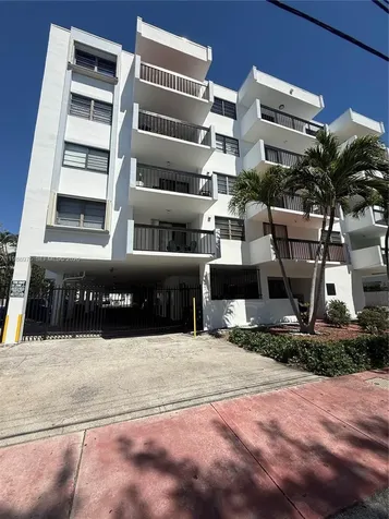 6937 Bay Drive Miami Beach FL 33141