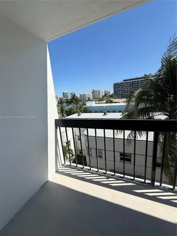 6937 Bay Drive Miami Beach FL 33141