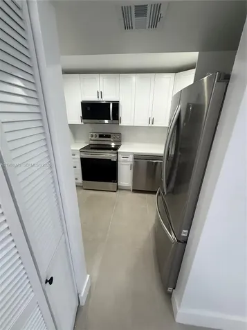 6937 Bay Drive Miami Beach FL 33141