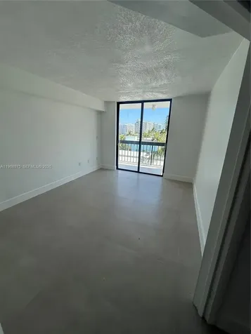 6937 Bay Drive Miami Beach FL 33141