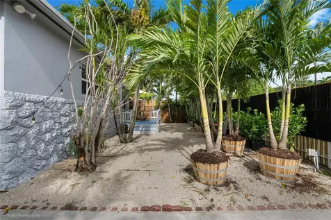 113 SW 2nd Street Hallandale Beach FL 33009