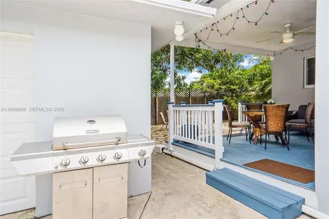 113 SW 2nd Street Hallandale Beach FL 33009